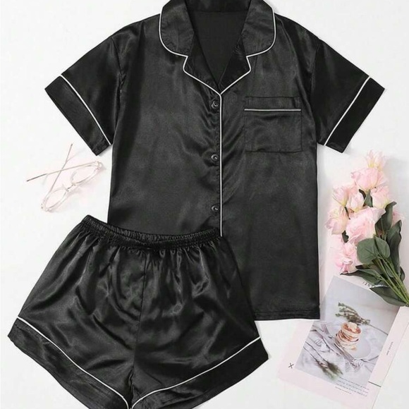 Women’s Black Satin Pajamas Set (Size 1XL) - Picture 1 of 5